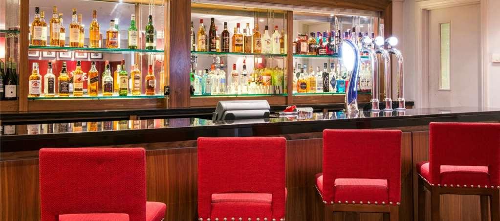 德维尔场馆霍斯利公园酒店 东霍斯利 餐厅 照片